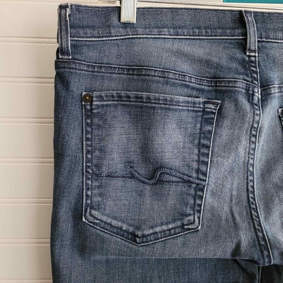 7 For all Mankind Bootcut Jeans Womens Size 31 Dark Blue Distressed Whiskering - Picture 6 of 9